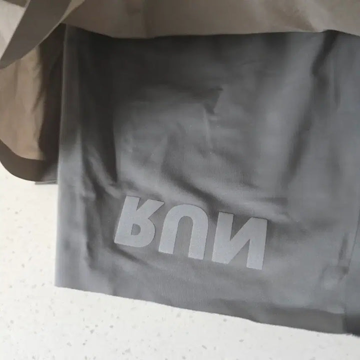 [BUNJANG] M Satisfy Tech Silk 8-inch Falcon / [M] 새티스파이 테크 실크 8인치 팔콘