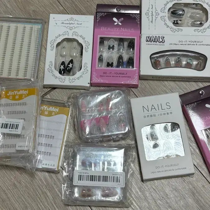 [BUNJANG] Eyelashes and Nail Set Bundle / 속눈썹 네일 일괄