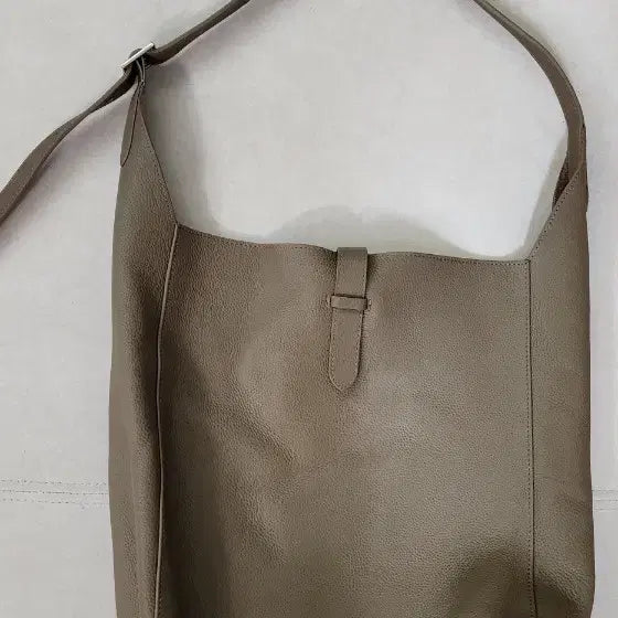 [BUNJANG] Etoffe Gray Leather Hobo Bag / 에토프 그레이 색상 고급 소가죽 호보백 더로우 느낌