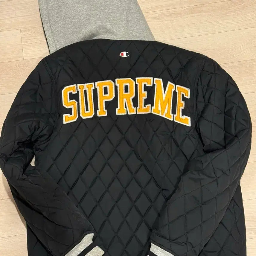 [BUNJANG] Champion x Supreme Reversible Padded Jacket / [M] 챔피온x슈프림 패딩