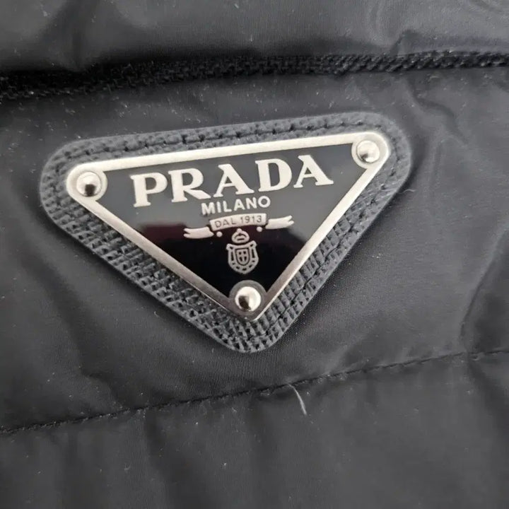 [BUNJANG] Prada Re-Nylon Padded Jacket / 프라다 리나일론 패딩 sgb 702