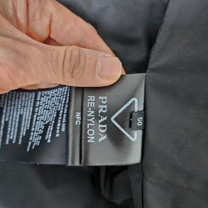 [BUNJANG] Prada Re-Nylon Padded Jacket / 프라다 리나일론 패딩 sgb 702