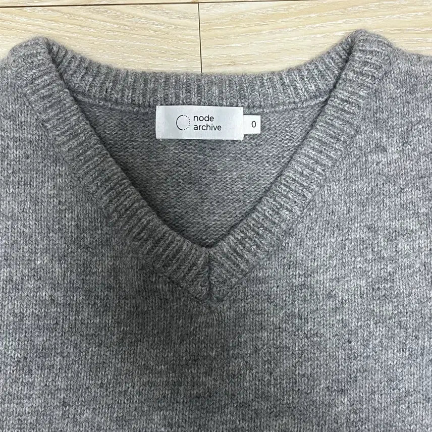 [SOLD OUT] node archive V넥 니트 그레이