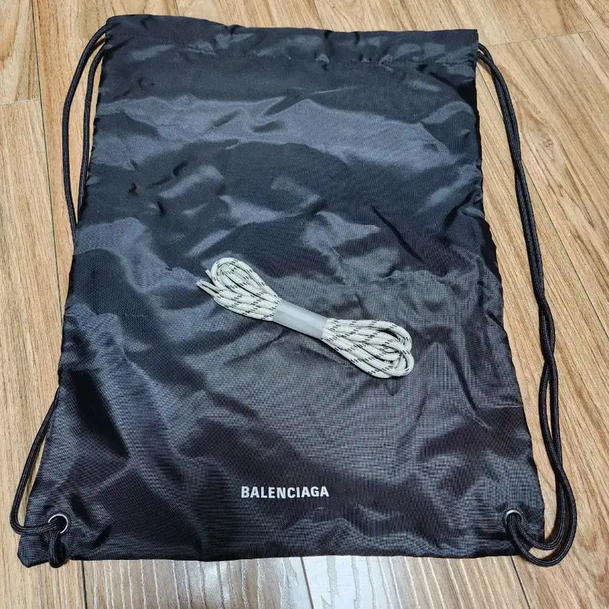 [BUNJANG] Balenciaga Triple S Sneakers Beige 42 / 발렌시아가 트리플 S 스니커즈 베이지 42 (275)