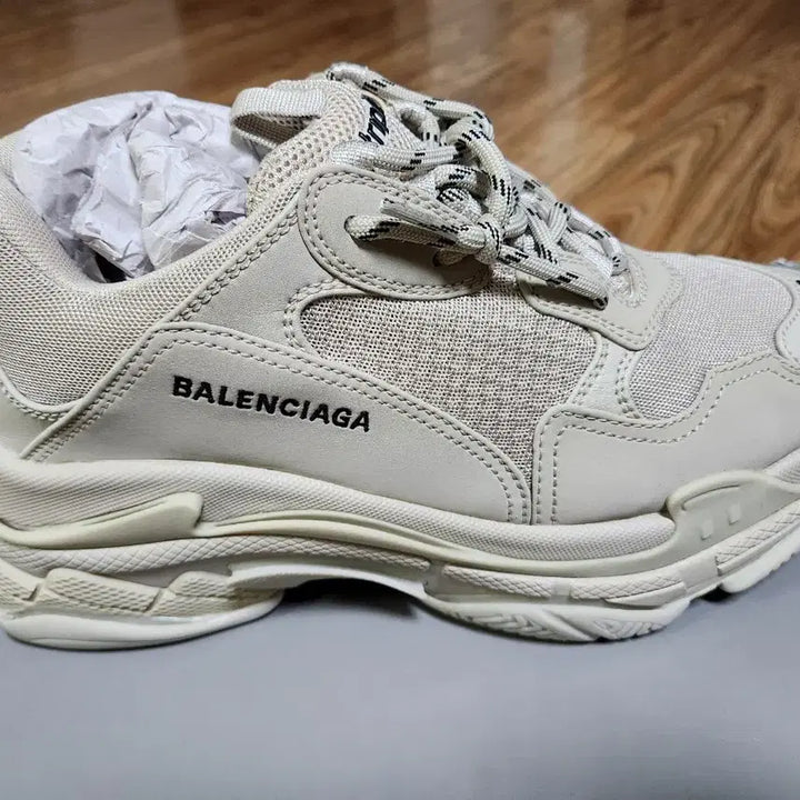 [BUNJANG] Balenciaga Triple S Sneakers Beige 42 / 발렌시아가 트리플 S 스니커즈 베이지 42 (275)