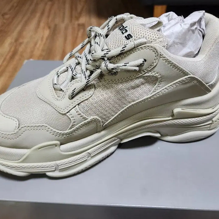 [BUNJANG] Balenciaga Triple S Sneakers Beige 42 / 발렌시아가 트리플 S 스니커즈 베이지 42 (275)