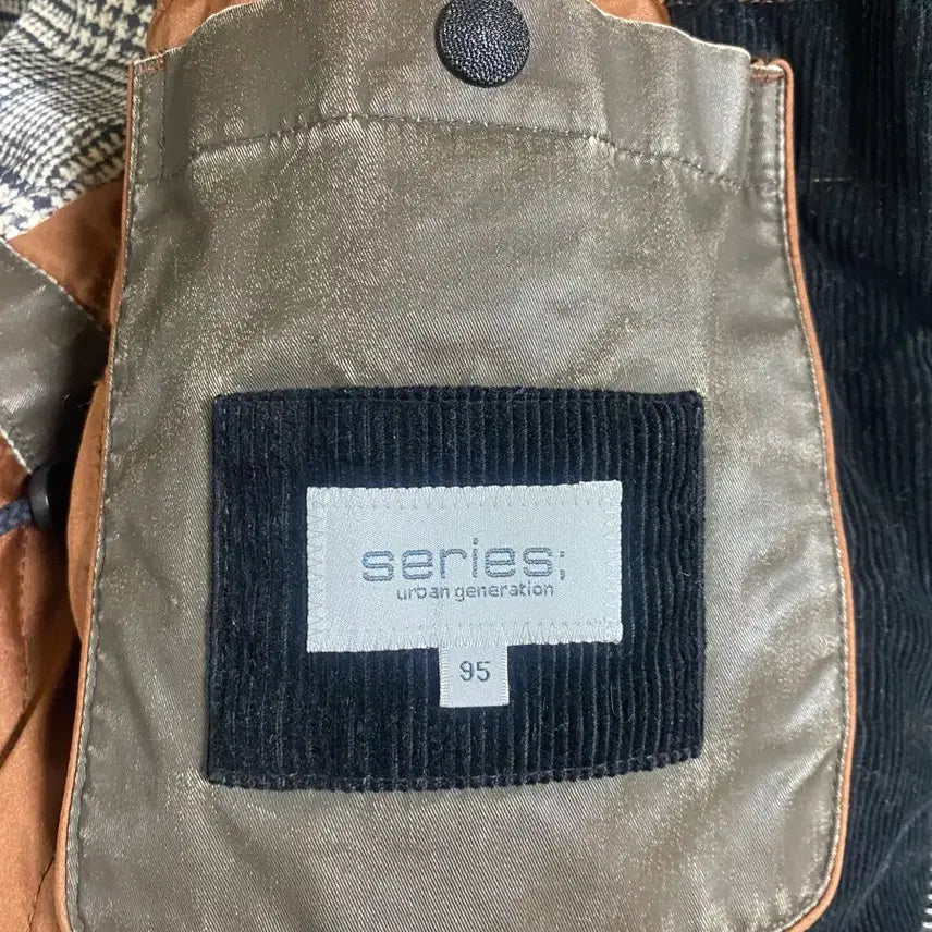 [BUNJANG] Series Carbon Coating Hunting Jacket (Size 95) / [SERIES] 시리즈 카본 코팅 헌팅 자켓 95사이즈