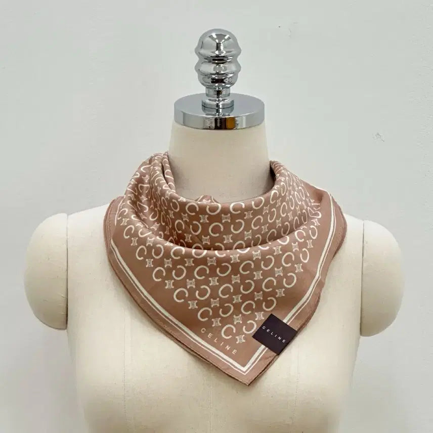 [BUNJANG] Celine Petit Scarf Handkerchief / (새상품) celine / 셀린느 쁘띠스카프 손수건