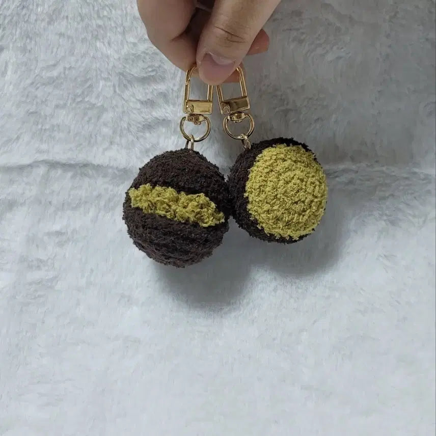 [BUNJANG] Handmade Crochet Dubai Jjontuck Cookie Keyring / 핸드메이드 뜨개 두바이쫀득쿠키 키링 두쫀쿠 키링