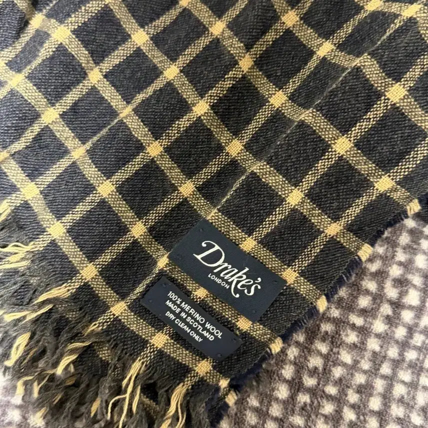 [BUNJANG] Drake's Wool Muffler / 드레익스 울 머플러