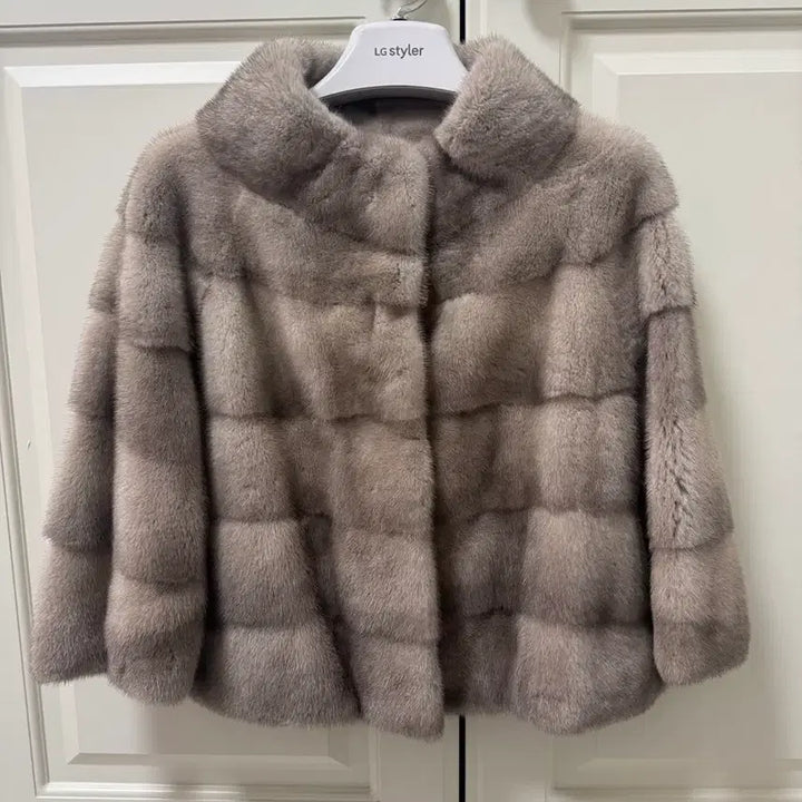 [BUNJANG] Horizontal Saga Mink Jacket (Silver Blue) / 호리젠탈 사가 밍크 자켓 ( 실버블루 )