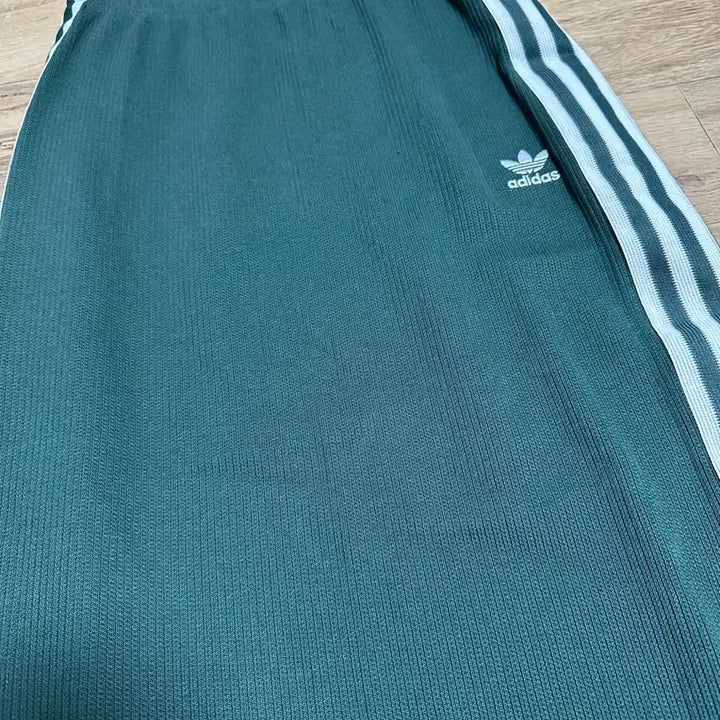 [BUNJANG] Adidas Firebird Knit Skirt Green / [XS] 아디다스 파이어버드 니트 스커트 그린