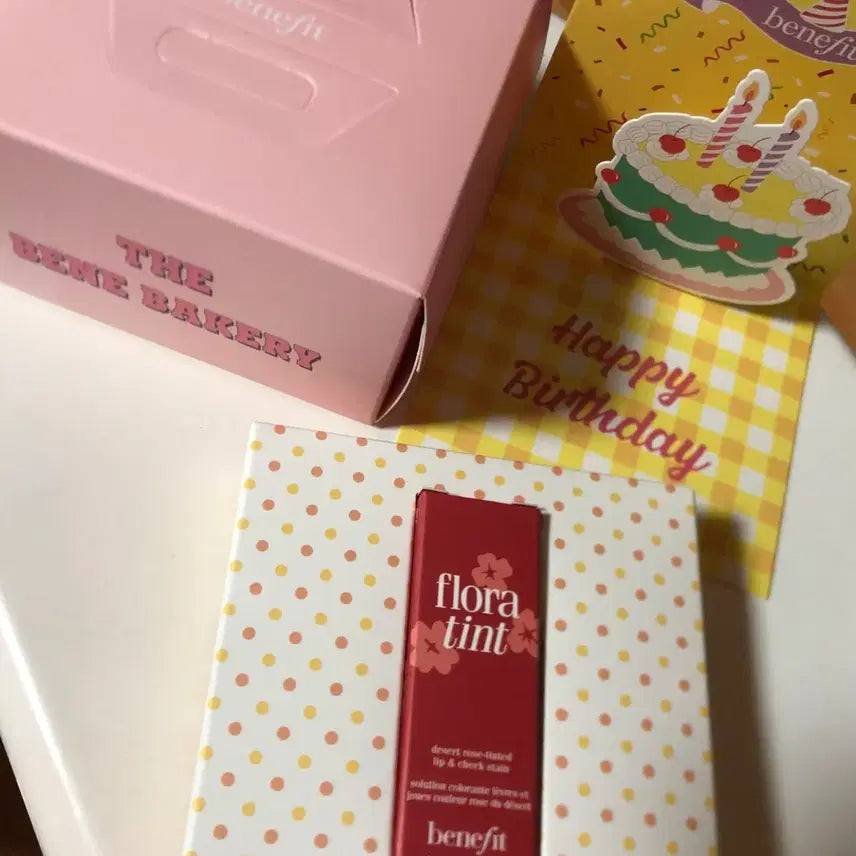 [BUNJANG] Benefit Flora Tint Birthday Gift Set / 베네피트(benefit) 플로라 틴트 생일선물세트 미개봉 새상품
