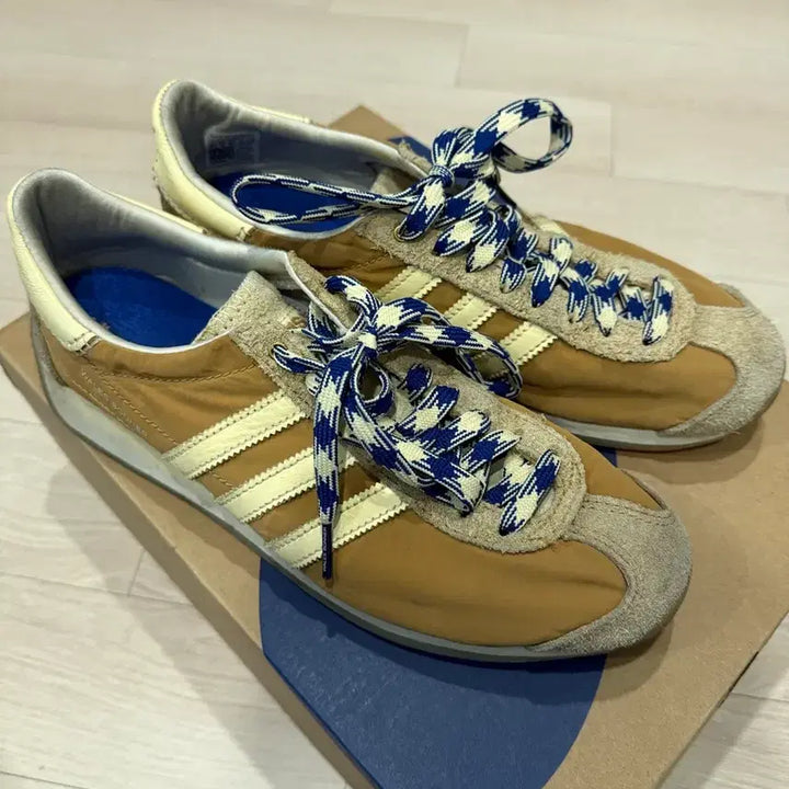 [BUNJANG] Adidas Wales Bonner Sneakers / [265] 아디다스 웨일스보너
