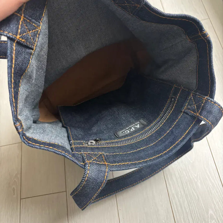 [BUNJANG] A.P.C. Axel Small Tote Bag Denim Caramel / 아페쎄 악셀 스몰 토트백 데님 카라멜