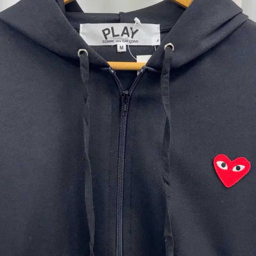 [BUNJANG] Comme des Garcons Play Heart Patch Hoodie Zip-up / ((새상품)) 꼼데가르송 플레이 하트 패치 후드집업 회색/검정