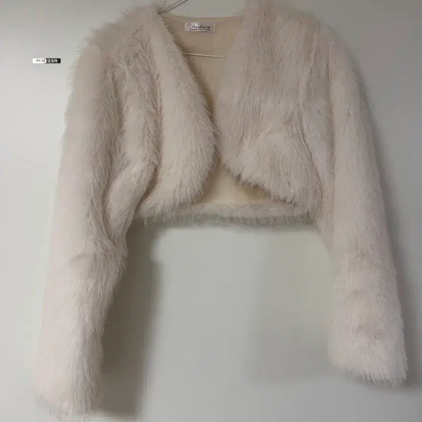 [BUNJANG] White Cropped Faux Fur Jacket / 화이트 퍼자켓 크롭퍼자켓