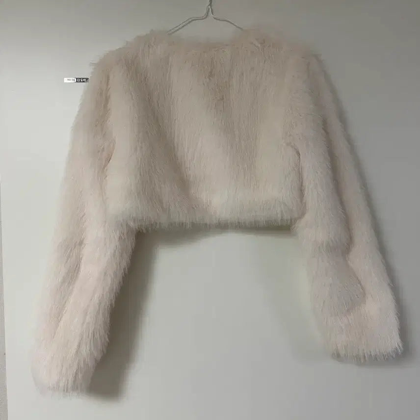[BUNJANG] White Cropped Faux Fur Jacket / 화이트 퍼자켓 크롭퍼자켓