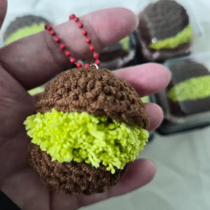 [BUNJANG] Ddujeonku Crochet Keychain / 쫀득쫀득 두쫀쿠 뜨게키링