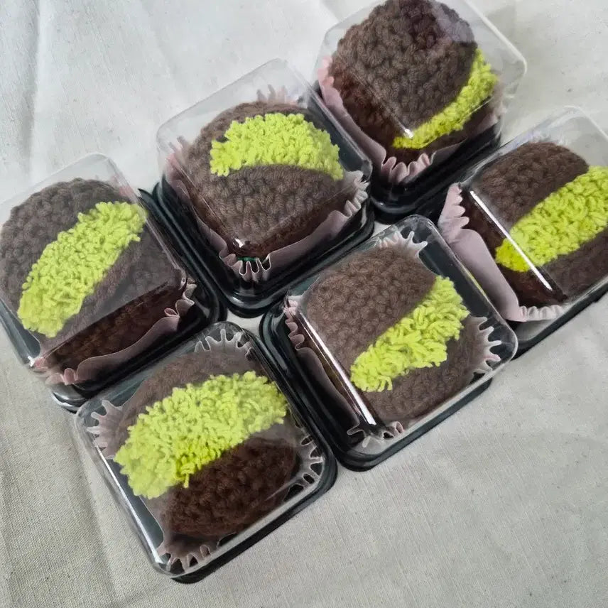 [BUNJANG] Ddujeonku Crochet Keychain / 쫀득쫀득 두쫀쿠 뜨게키링