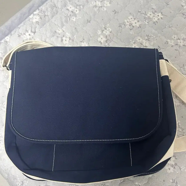 [BUNJANG] MAJESTIC UNTITLE Runners Bag Canvas Navy-Ecru / 마지언타이틀 러너스백 캔버스 네이비-에크루