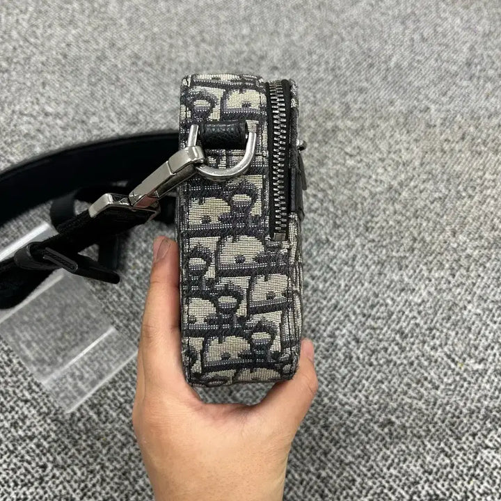 [BUNJANG] Dior Oblique Safari Messenger Bag / {국내 매장구매} 디올 오블리크 사파리 메신저백