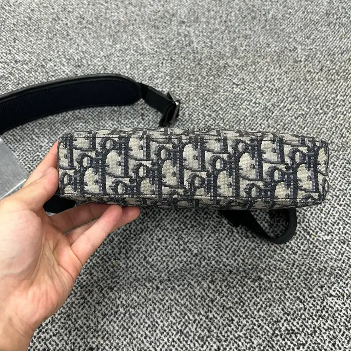 [BUNJANG] Dior Oblique Safari Messenger Bag / {국내 매장구매} 디올 오블리크 사파리 메신저백