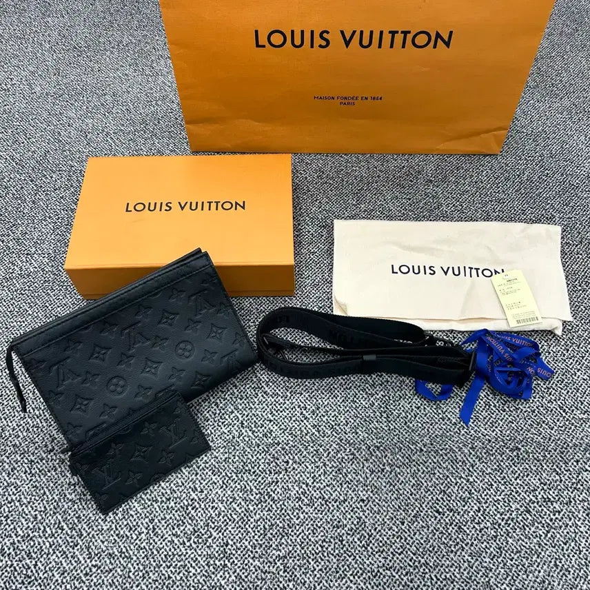 [SOLD OUT] {새상품급} 루이비통 쉐도우 가스통 메신저백 크로스백