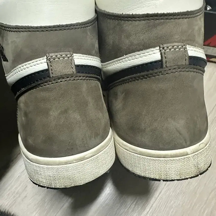 [BUNJANG] Jordan 1 High OG Dark Mocha / 조던1 하이 og 다크모카 300