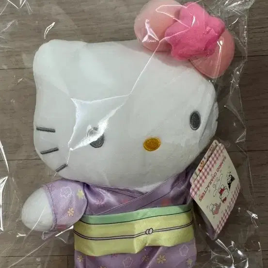 [BUNJANG] Sanrio Hello Kitty Kimono Plush Doll / 산리오 기모노키티 인형 새상품