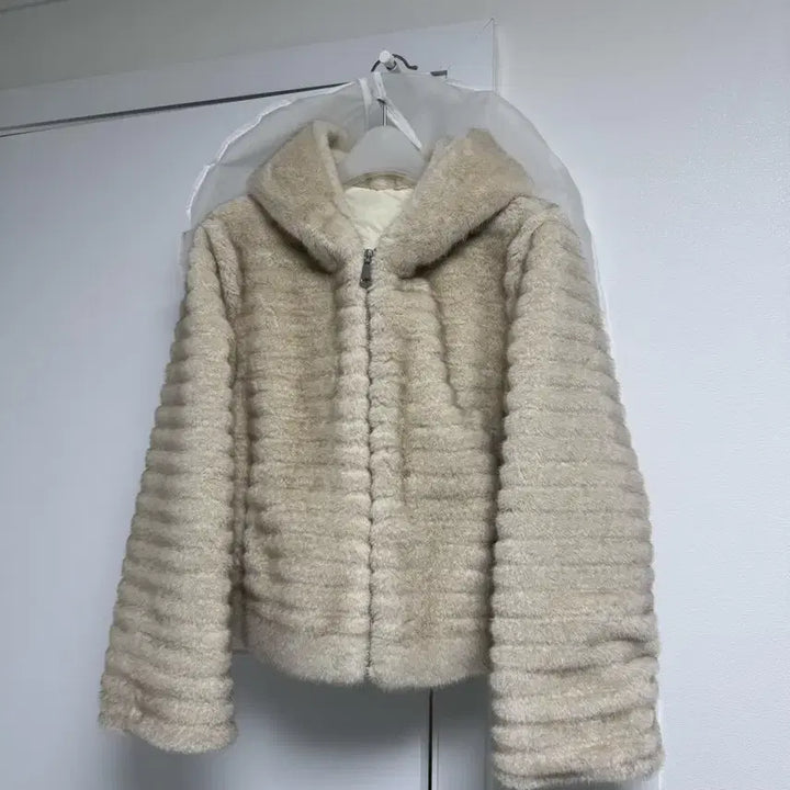 [BUNJANG] moee Goose Faux Fur Coat / moee 구스 페이크퍼