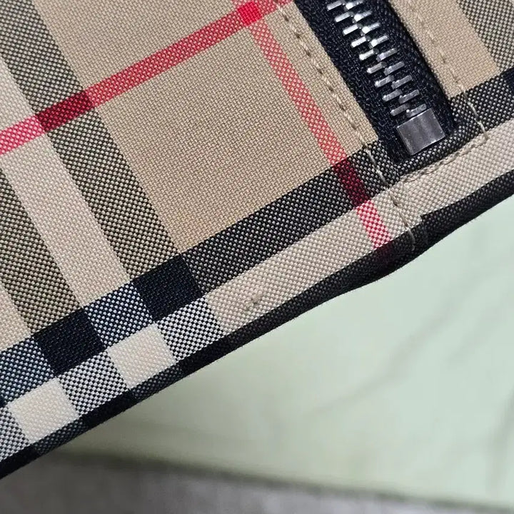 [BUNJANG] Burberry Vintage Check Portrait Clutch Bag / 버버리 빈티지 체크 포트레이트 클러치 파우치백