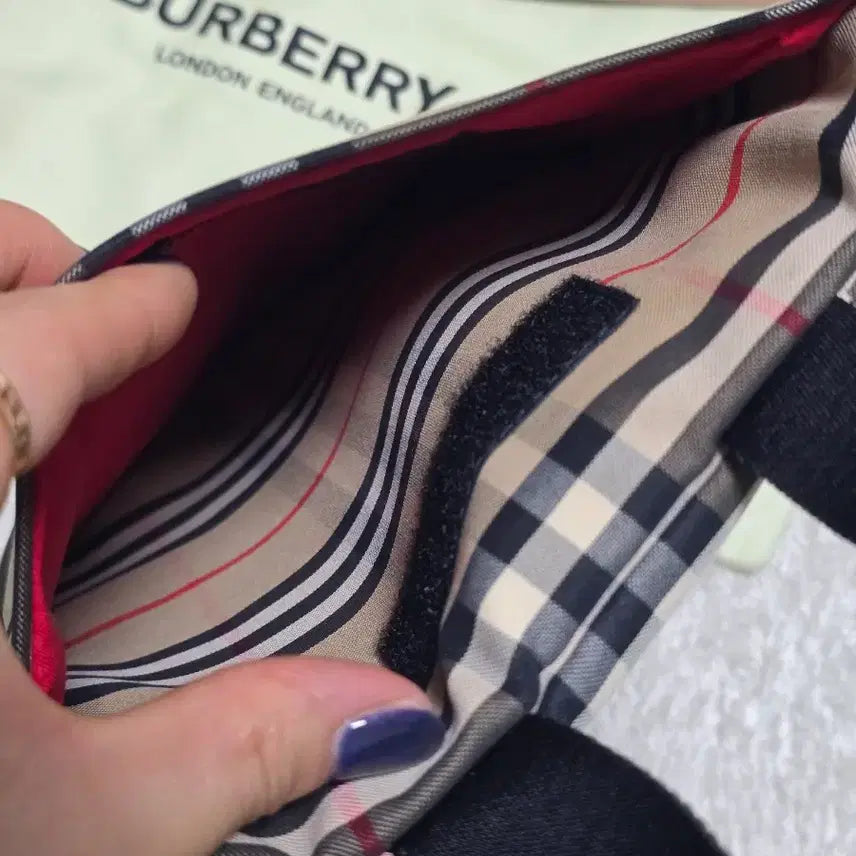 [BUNJANG] Burberry Vintage Check Portrait Clutch Bag / 버버리 빈티지 체크 포트레이트 클러치 파우치백