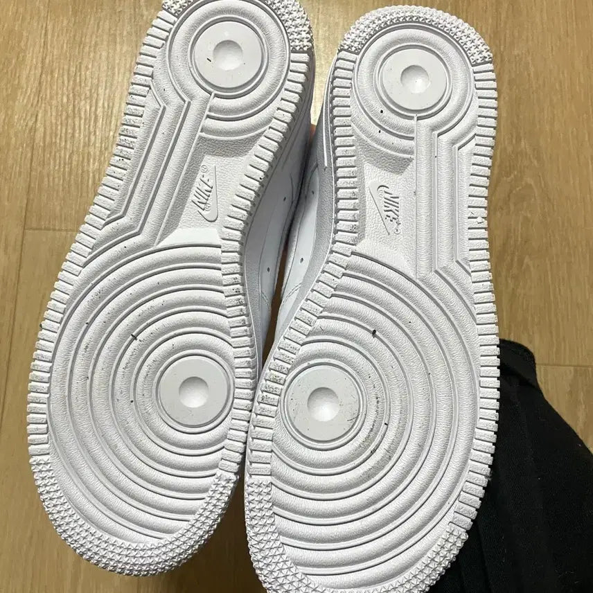 [BUNJANG] Air Force 1 White 230 Shoes / 에어포스1 화이트 230  새상품