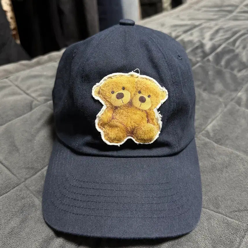 [BUNJANG] BVNDZ Product Bear Embroidery Ball Cap / 베니조프로덕트 볼캡 곰돌이자수 모자