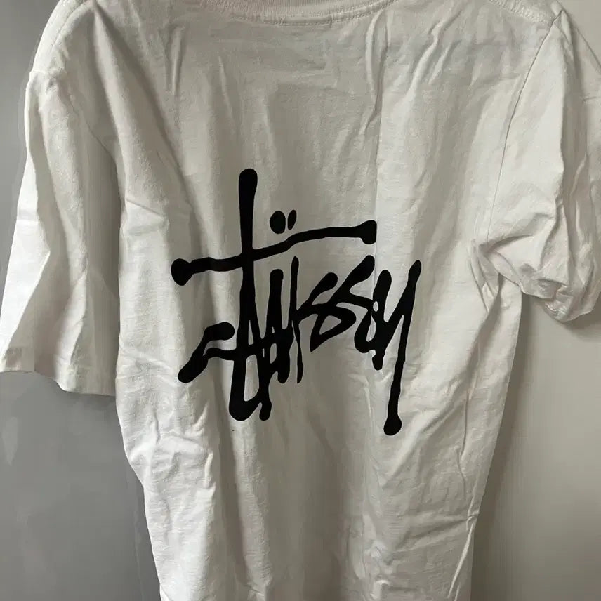 [BUNJANG] Stussy T-shirt White S / 스투시 반팔 티셔츠 화이트 S (하자 있음)