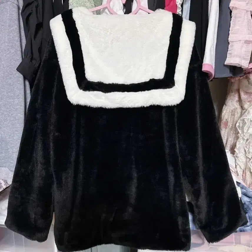 [SOLD OUT] 지뢰계 양산형 세일러 퍼코트