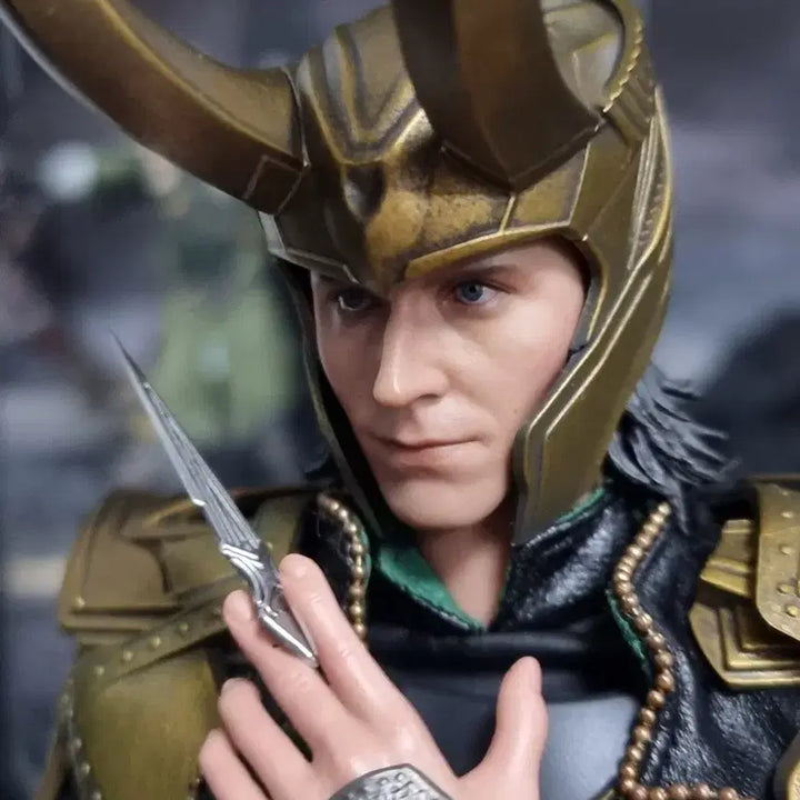 [BUNJANG] Hot Toys Avengers Loki Figure / 핫토이 어벤져스 로키 피규어 팝니다