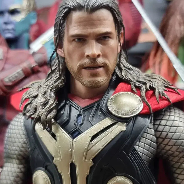 [BUNJANG] Hot Toys Thor Armor Version Figure / 핫토이 다크월드 토르 갑주버전 팝니다.