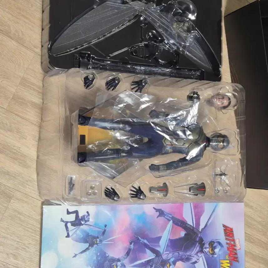 [BUNJANG] Hot Toys Wasp Figure / 핫토이 와스프 피규어 팝니다. (앤트맨과 와스프)