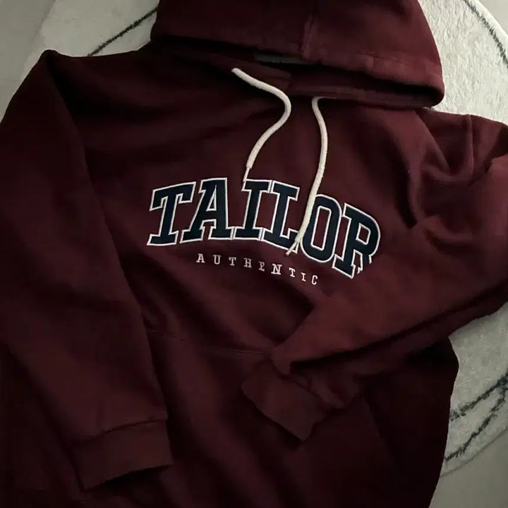 [BUNJANG] Taylor Burgundy Hoodie / 테일러 버건디 후드티