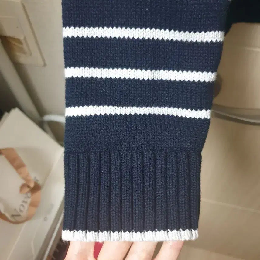 [BUNJANG] Uniqlo Striped Sweater Vest / 유니끌로 스트라이프 스웨터 나시
