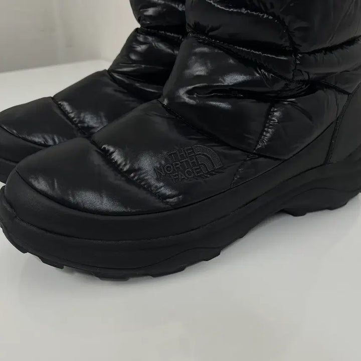 [BUNJANG] The North Face White Label Bootie Short Premium Goose Down Padding Boots 270 / 노스페이스 화이트라벨 부티숏 프리미엄 구스다운 패딩부츠 270