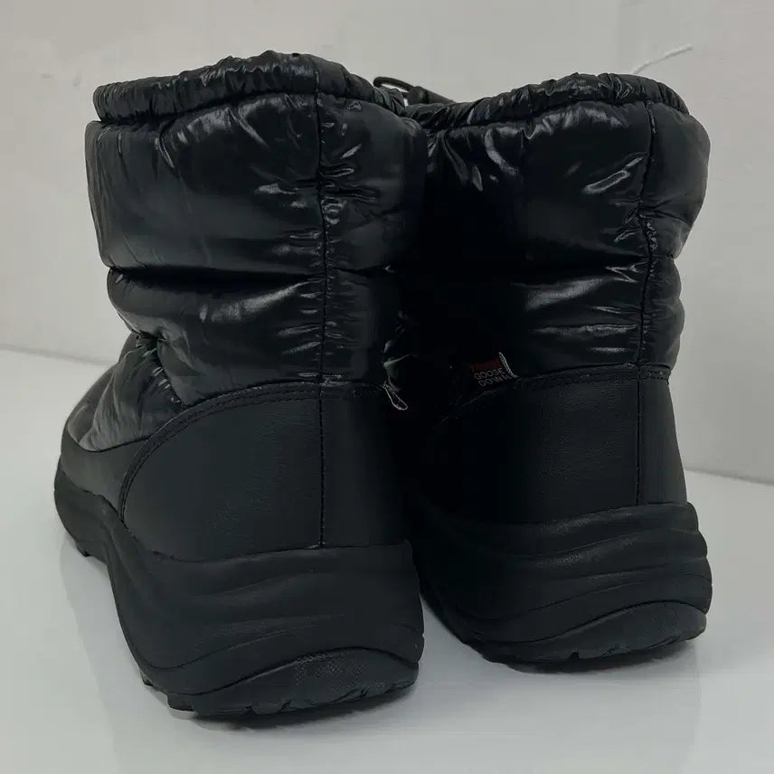 [BUNJANG] The North Face White Label Bootie Short Premium Goose Down Padding Boots 270 / 노스페이스 화이트라벨 부티숏 프리미엄 구스다운 패딩부츠 270