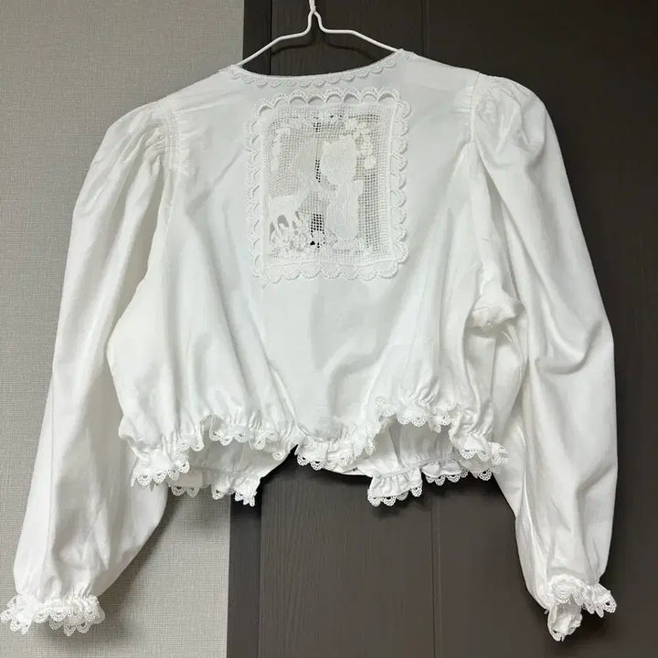 [BUNJANG] Freckle Lace Crop Blouse / 프레클 블라우스 lace crop motive blouse