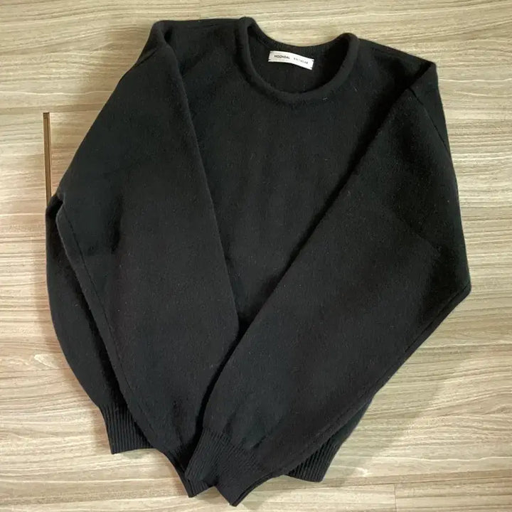 [BUNJANG] Moondal Basic Round Knit Sweater Black / unisex) 문달 베이직 라운드 니트 스웨터 블랙 25fw