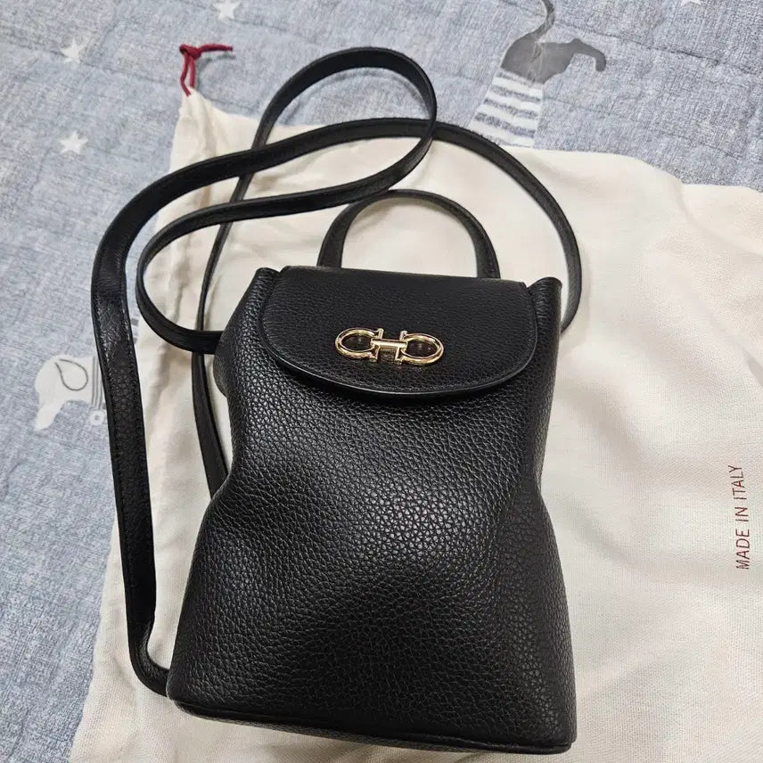 [BUNJANG] Ferragamo Gancini Mini Backpack Black / 새제품 페라가모 간치니 미니 백팩 블랙