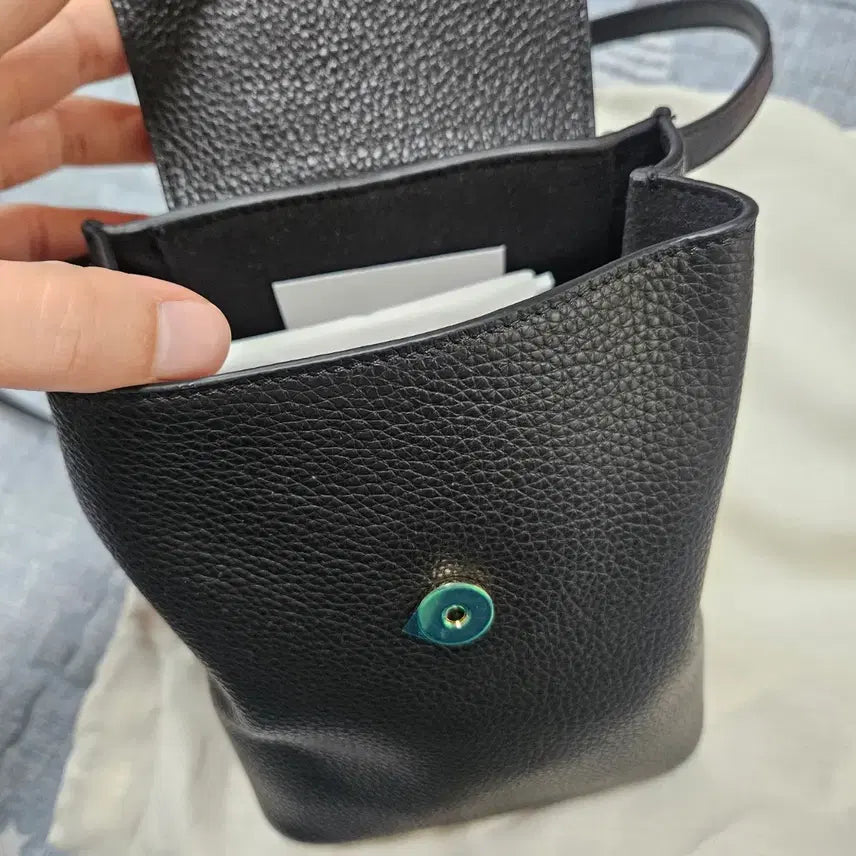 [BUNJANG] Ferragamo Gancini Mini Backpack Black / 새제품 페라가모 간치니 미니 백팩 블랙