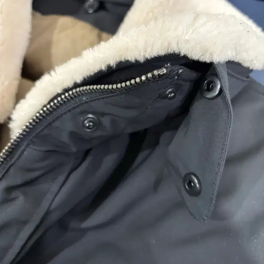 [BUNJANG] Epigram Pearl Collar Short Padded Jacket (Black) / (무료배송) [L] 시리즈 에피그램 펄카라 숏패딩 (블랙)