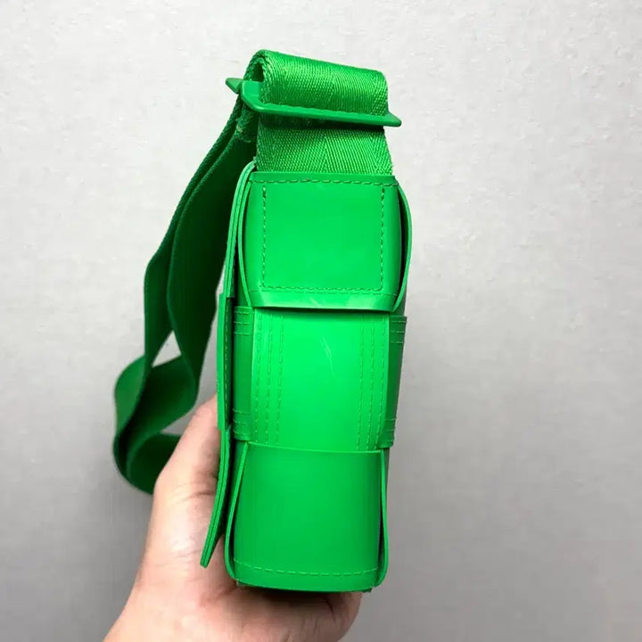 [BUNJANG] Bottega Veneta Rubber Cassette Bag Green / 보테가베네타 러버 카세트백 그린